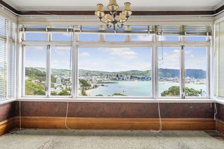 Photo of property in 49 The Crescent, Roseneath, Wellington, 6011