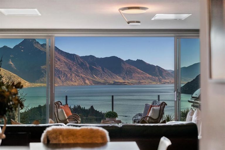 Photo of property in 4/25 Belfast Terrace, Queenstown, 9300