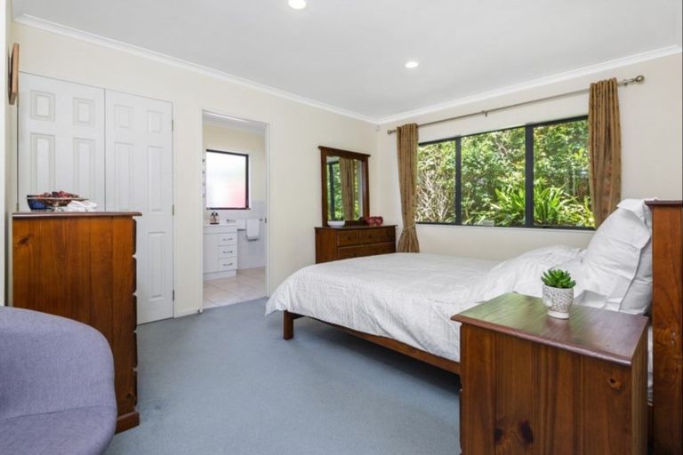 Photo of property in 9 Cockle Road, Cockle Bay, Auckland, 2014