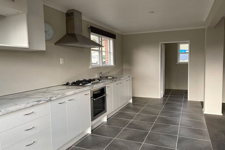 Photo of property in 10 Derby Street, Green Island, Dunedin, 9018