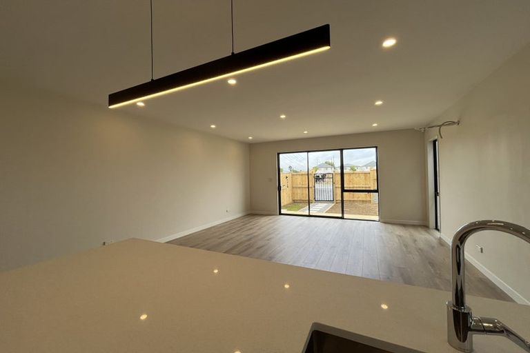 Photo of property in 20 Kapeta Lane, Karaka, 2113