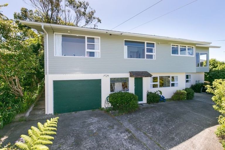Photo of property in 8 Arapiko Street, Johnsonville, Wellington, 6037