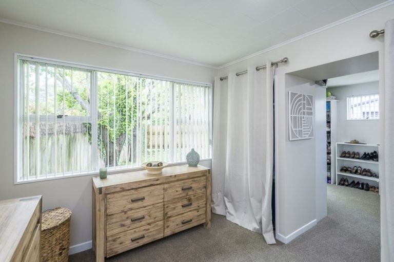 Photo of property in 2 Hillcrest Road, Raumati South, Paraparaumu, 5032