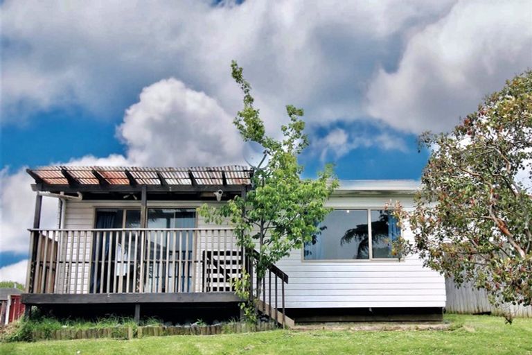 Photo of property in 25 Lynmore Drive, Hillpark, Auckland, 2102