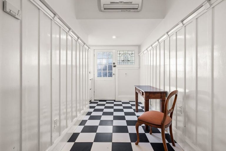 Photo of property in 243 Edgeware Road, Edgeware, Christchurch, 8013