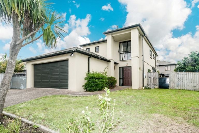 Photo of property in 41 Kellaway Drive, East Tamaki, Auckland, 2013