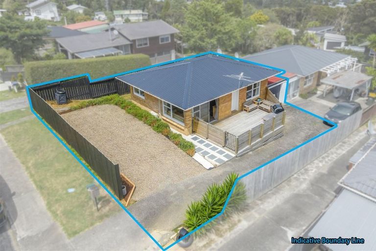 Photo of property in 1/9 Brunton Place, Glenfield, Auckland, 0629