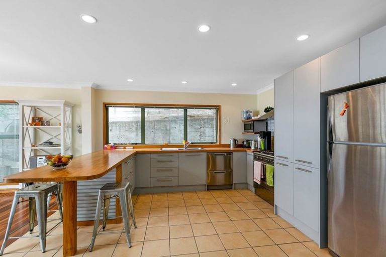 Photo of property in 10 Ocean Parade, Pukerua Bay, 5026