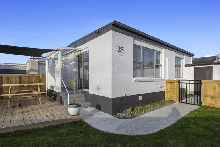 Photo of property in 25 Baring Terrace, Strandon, New Plymouth, 4312