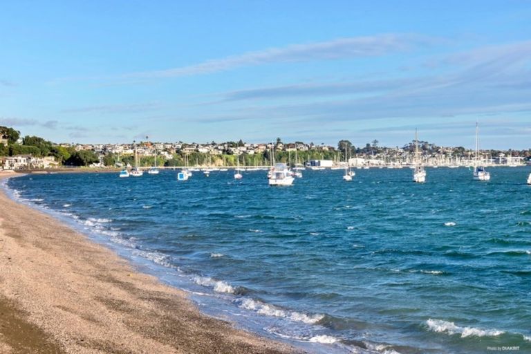 Photo of property in 4a Devon Road, Bucklands Beach, Auckland, 2012