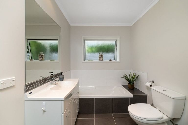 Photo of property in 109a Kaitemako Road, Welcome Bay, Tauranga, 3112