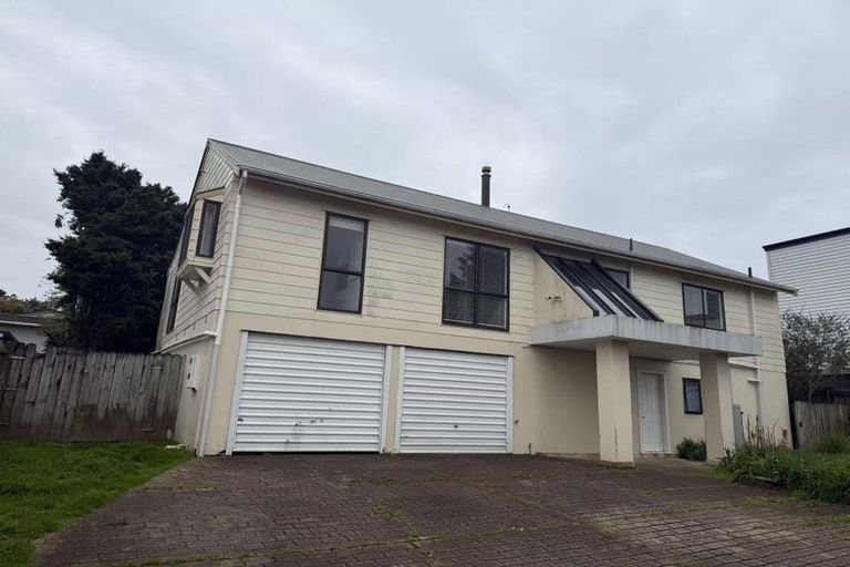 Photo of property in 19 Crosby Road, West Harbour, Auckland, 0618