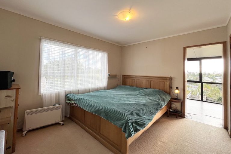 Photo of property in 33 Sartors Avenue, Northcross, Auckland, 0630