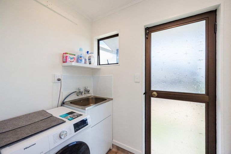 Photo of property in 35 Acacia Street, Kelvin Grove, Palmerston North, 4414
