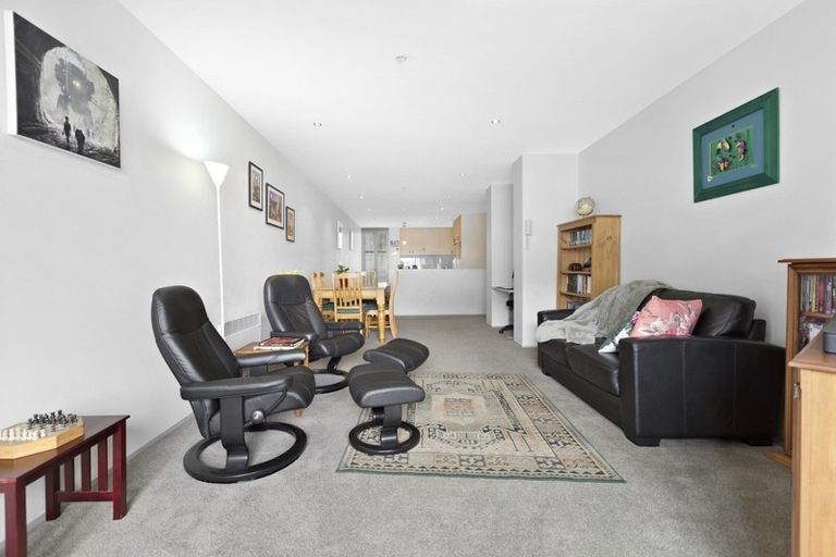 Photo of property in Sanctum Apartment, 10 Ebor Street, Te Aro, Wellington, 6011
