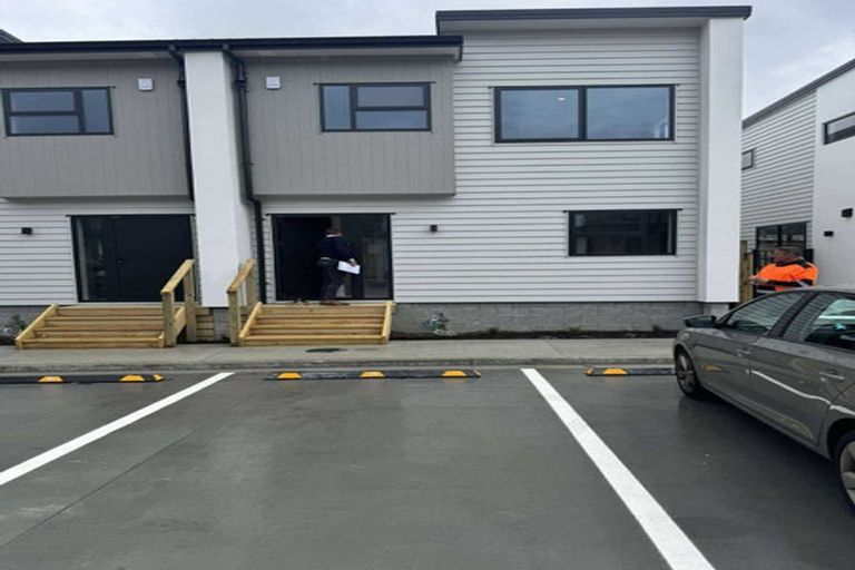 Photo of property in 7/64 Glen Road, Stokes Valley, Lower Hutt, 5019