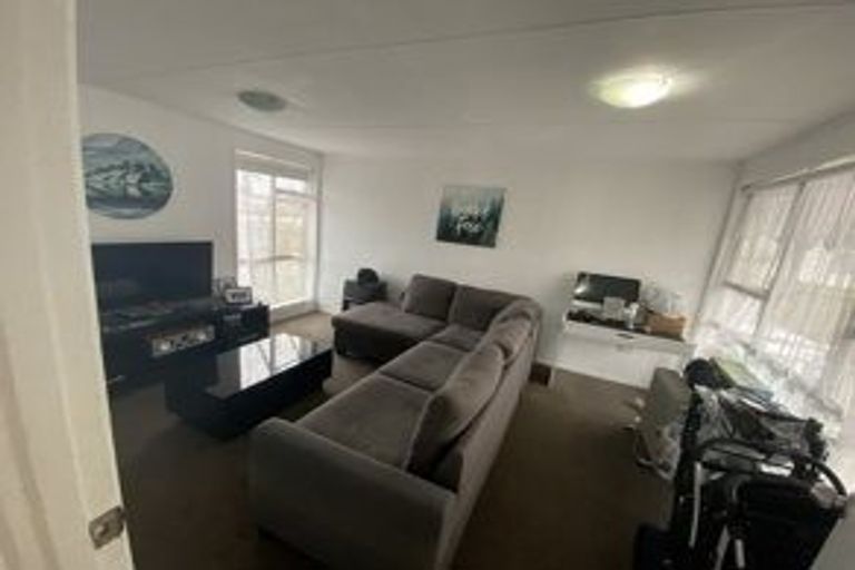 Photo of property in 27 Inverell Avenue, Wiri, Auckland, 2104