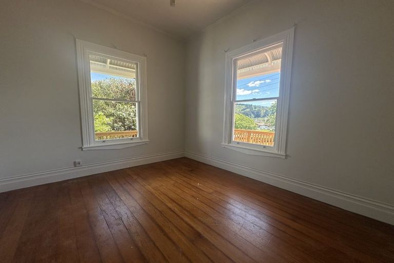 Photo of property in 121 Wellington Street, Picton, 7220