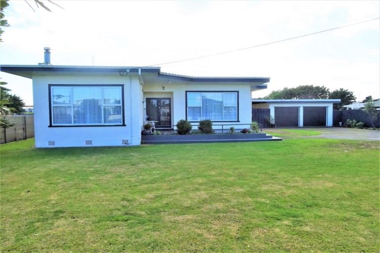 Photo of property in 119 Seabury Avenue, Foxton Beach, Foxton, 4815