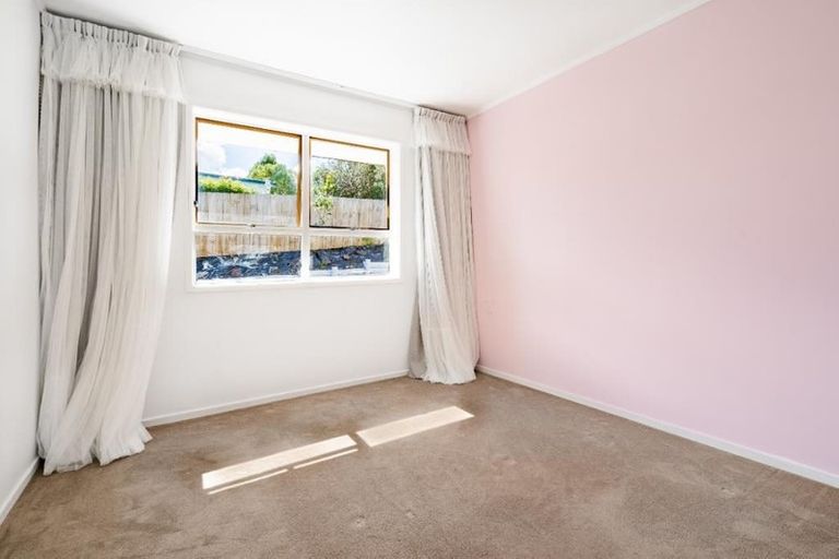 Photo of property in 62 Chorley Avenue, Massey, Auckland, 0614