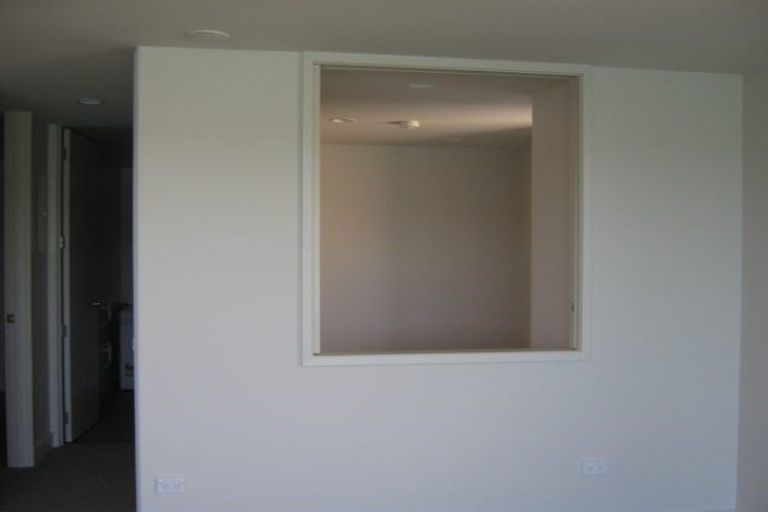 Photo of property in Shelley Bay Terraces, 1/61 Maupuia Road, Maupuia, Wellington, 6022