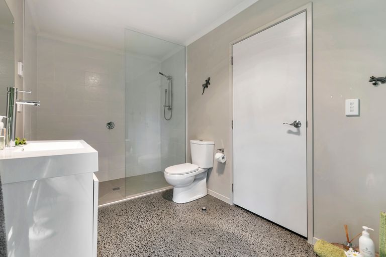 Photo of property in 433 Wairere Road, Waitakere, Henderson, 0782