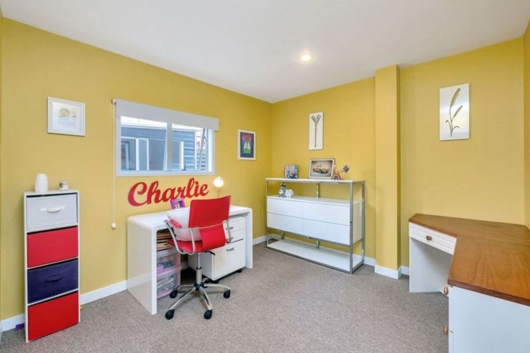 Photo of property in 7 Rossmore Terrace, Murrays Bay, Auckland, 0630