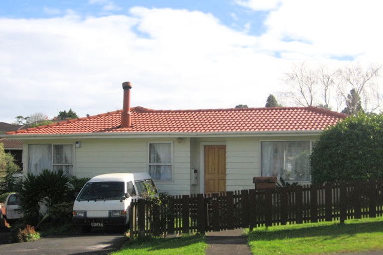 Photo of property in 33 Zita Maria Drive, Massey, Auckland, 0614