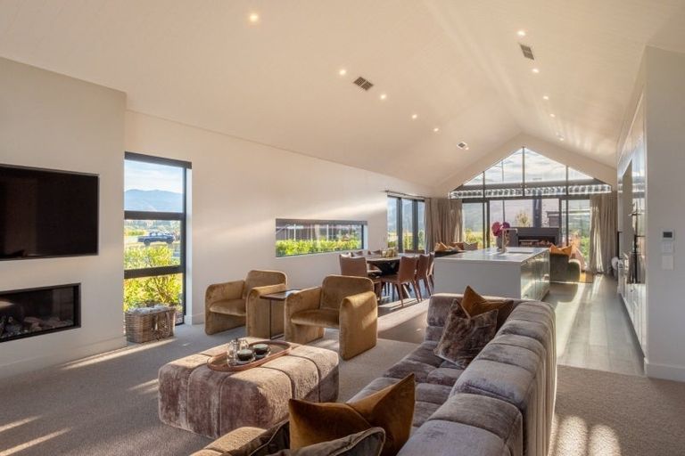 Photo of property in Kawarau Heights, 22 Kawarau Heights Boulevard, Lake Hayes, Queenstown, 9304