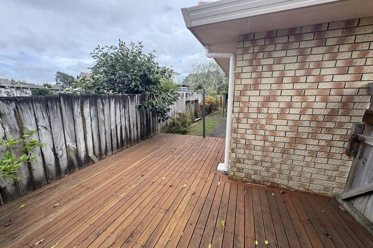 Photo of property in 5a Ocean View Road, Hillcrest, Auckland, 0627