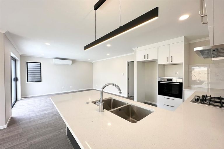 Photo of property in 31 Combat Street, Papakura, 2110