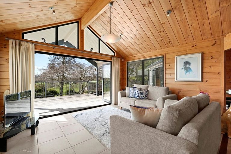 Photo of property in 30 Stonebridge Road, Temple View, Hamilton, 3289