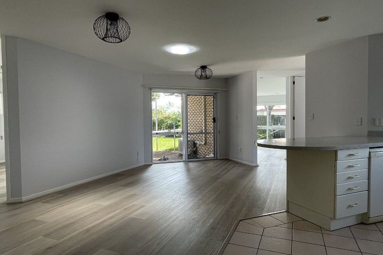 Photo of property in 97 Caribbean Drive, Unsworth Heights, Auckland, 0632