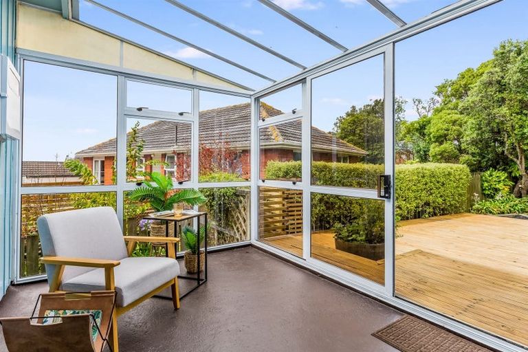 Photo of property in 60 Taylor Terrace, Tawa, Wellington, 5028