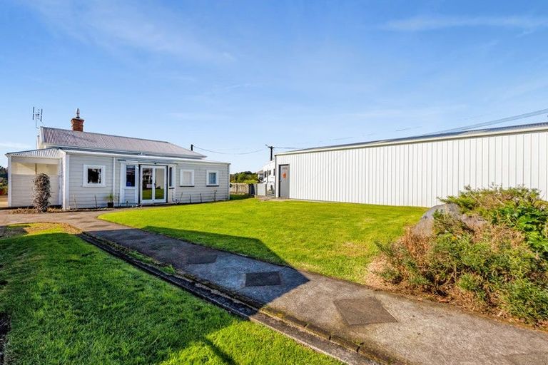 Photo of property in 2 Broadway, Waitara, 4320