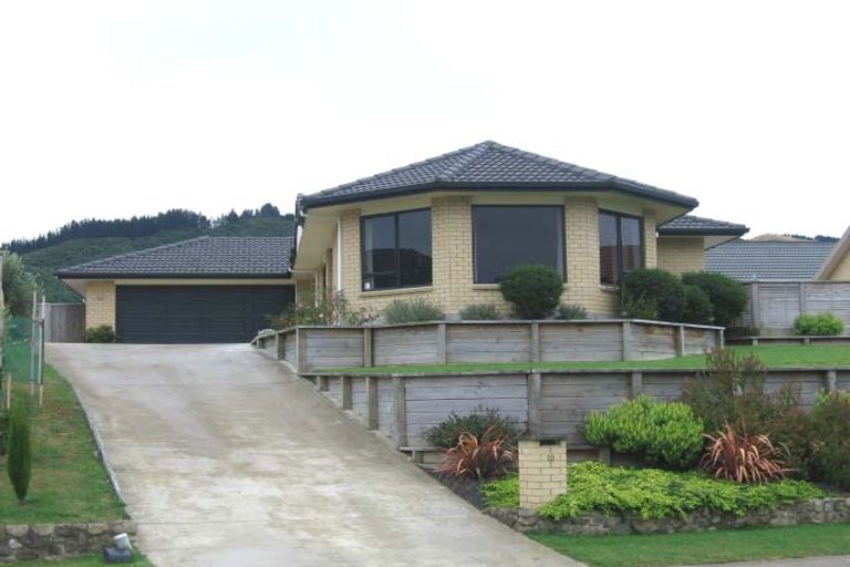 Photo of property in 10 Betty Watt Grove, Riverstone Terraces, Upper Hutt, 5018