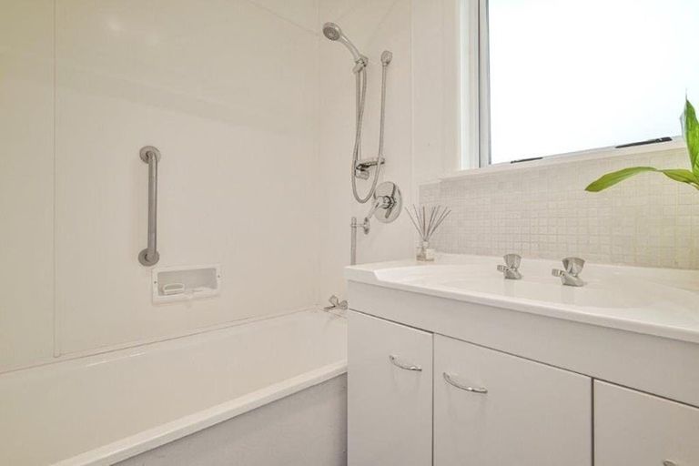 Photo of property in 4/505 Sylvan Road, Parkvale, Hastings, 4122