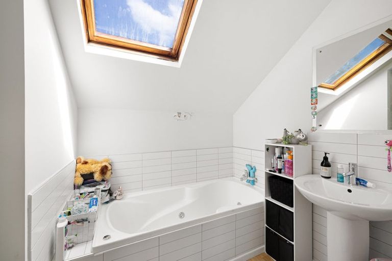 Photo of property in 37 Macmillan Avenue, Cashmere, Christchurch, 8022