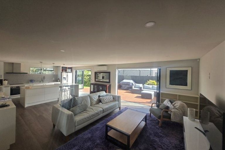 Photo of property in 2/17 Matai Street East, Riccarton, Christchurch, 8011