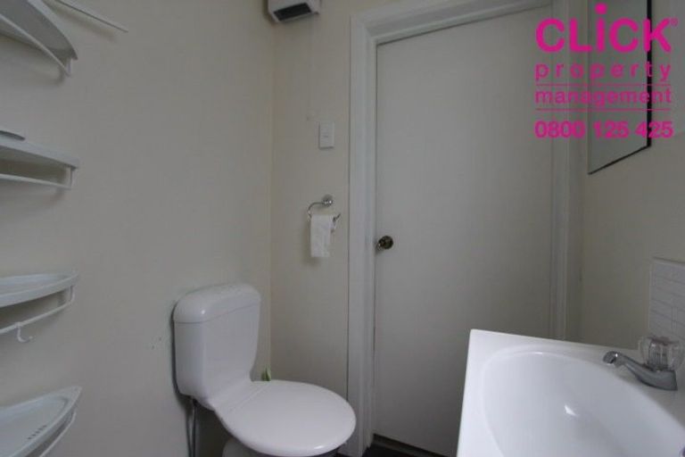 Photo of property in 64 South Road, The Glen, Dunedin, 9011