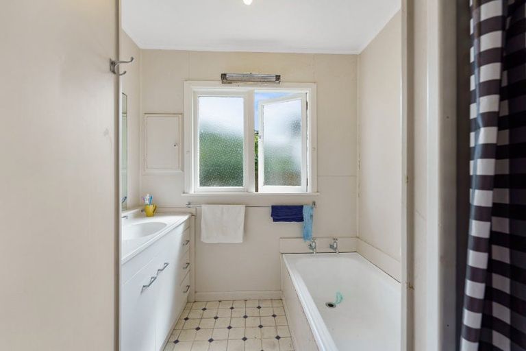 Photo of property in 102 Waerenga Road, Otaki, 5512