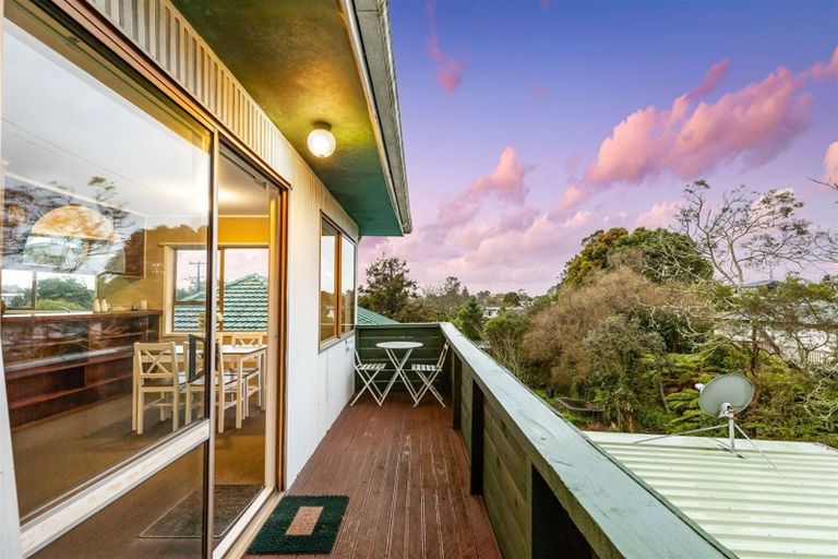 Photo of property in 1/10 Sunnyside Road, Sunnyvale, Auckland, 0612