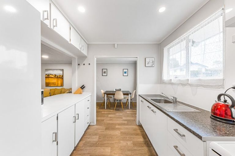 Photo of property in 1/18 Matipo Road, Te Atatu Peninsula, Auckland, 0610