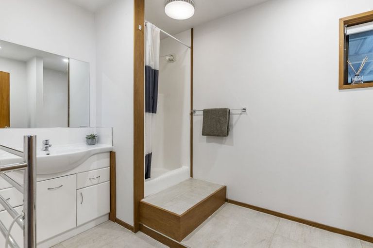 Photo of property in 16 Bellbird Rise, Murrays Bay, Auckland, 0630