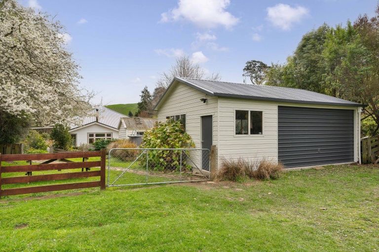 Photo of property in 402 Kaka Amu Road, Rangitumau, Masterton, 5871