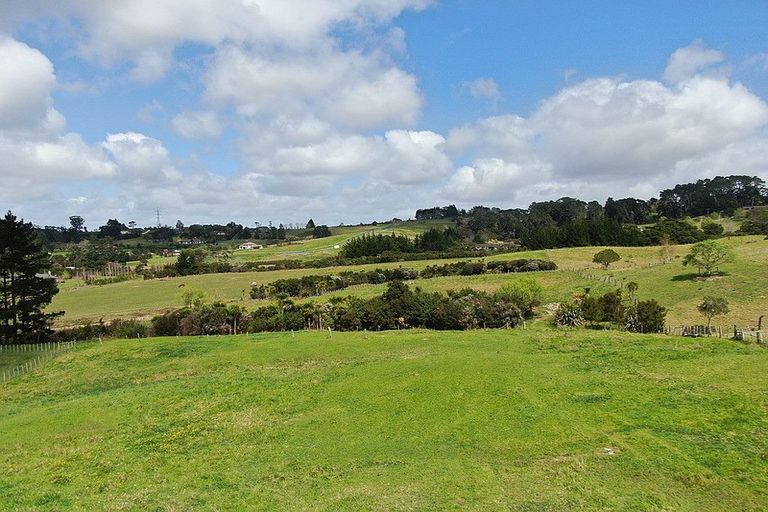 Photo of property in 42 Spur Road, Stillwater, Silverdale, 0993