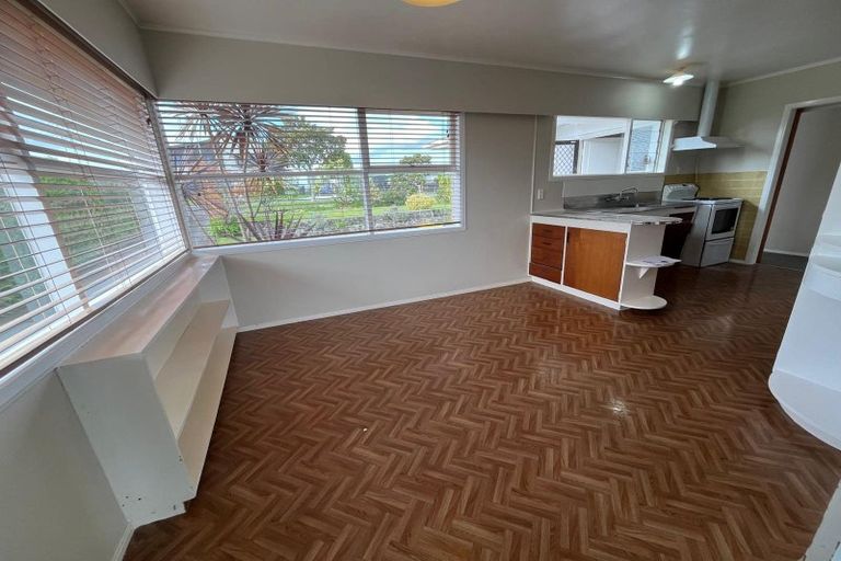 Photo of property in 107 Bradbury Road, Botany Downs, Auckland, 2010
