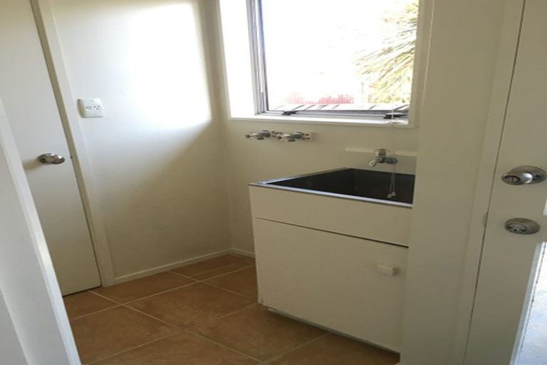 Photo of property in 1/62a Mackenzie Avenue, Woolston, Christchurch, 8023