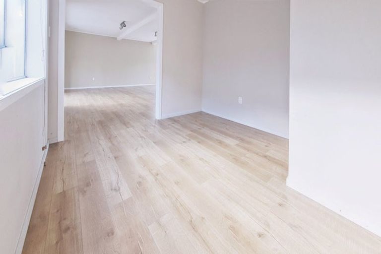 Photo of property in 57a Tiroroa Avenue, Te Atatu South, Auckland, 0610