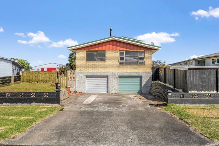 Photo of property in 65 Hinau Street, Castlecliff, Whanganui, 4501
